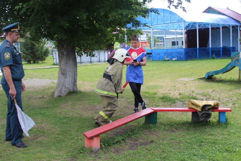 «День пожарной безопасности» в детском оздоровительном лагере «Космос» г. Горно-Алтайска.